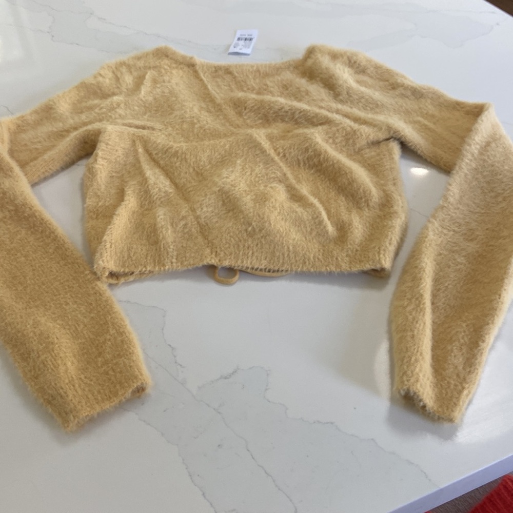 Sweater - Picture 4 of 4